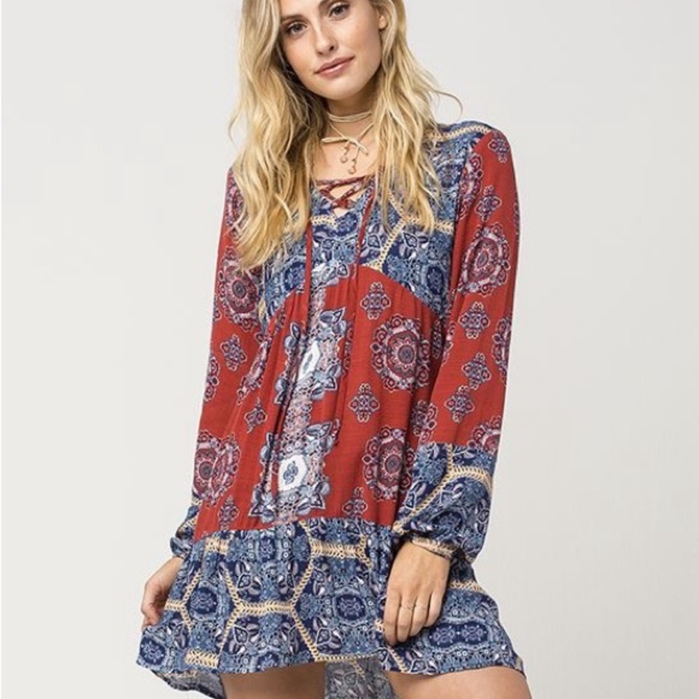 Socialite Dress Print Floral Blue & Red
Size XL